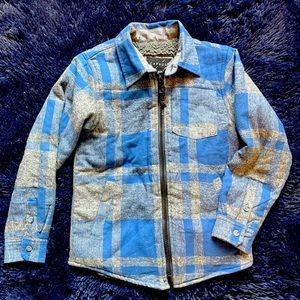 6 Boys coat - Stitchfix

Fleece lined quilted coat
Medium weight 
NWOT